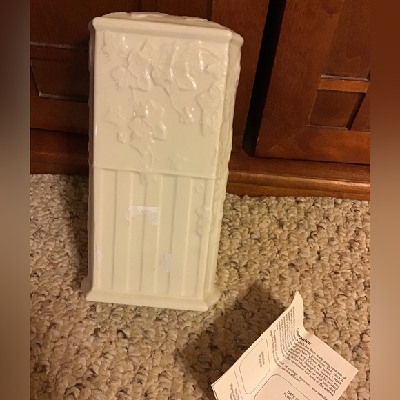 WEDGEWOOD VINTAGE 1996 FINE EARTHENWARE CLOCK EUC - Picture 2 of 4